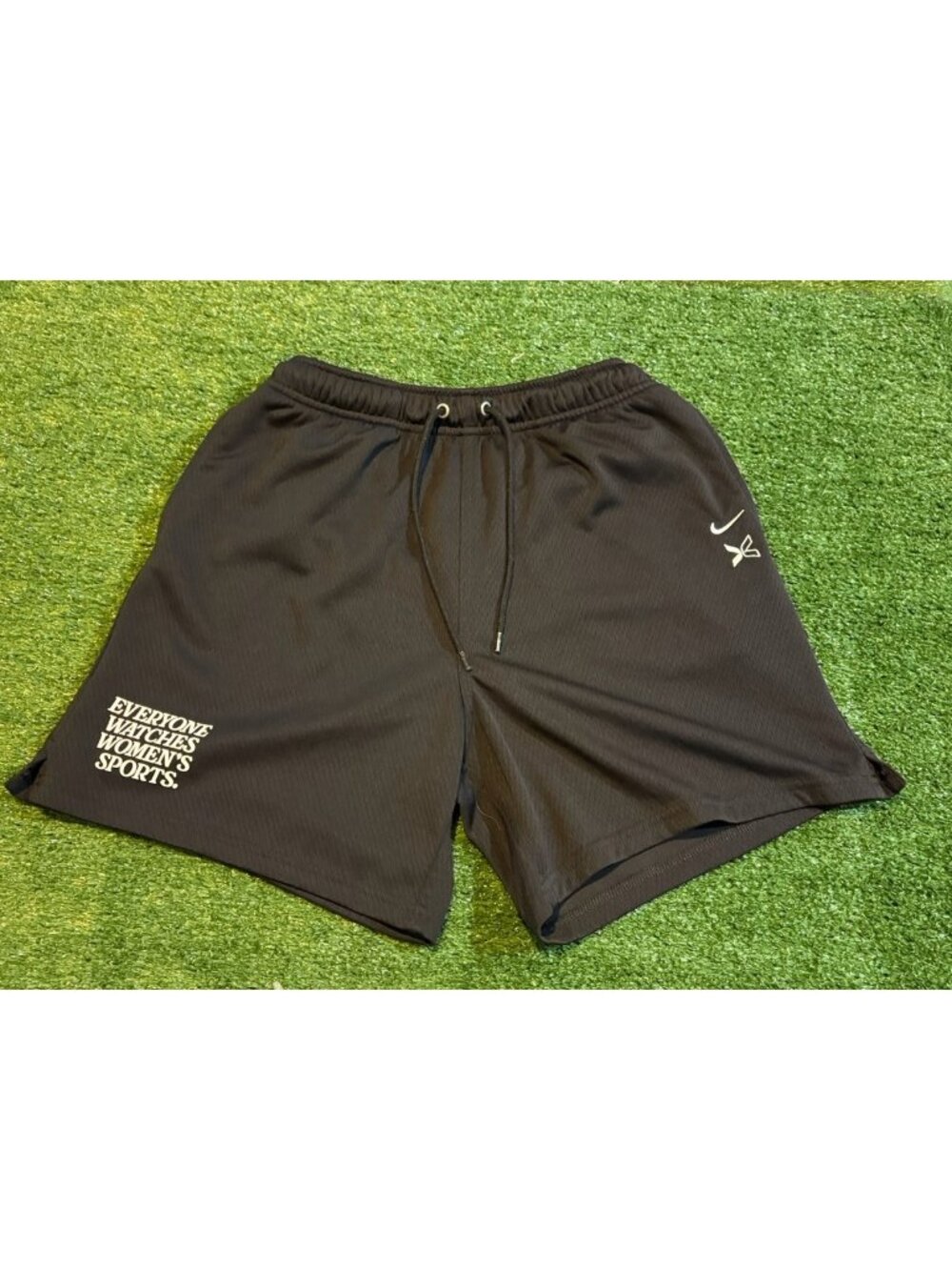 nike shorts mens small black white everyone watches womens sports 5.5 inseam